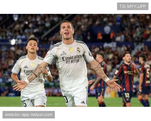 新秀连场进球闪耀赛场迅速蹿红成为媒体和球迷热议焦点 新秀连场进球闪耀赛场迅速蹿红成为媒体和球迷热议焦点