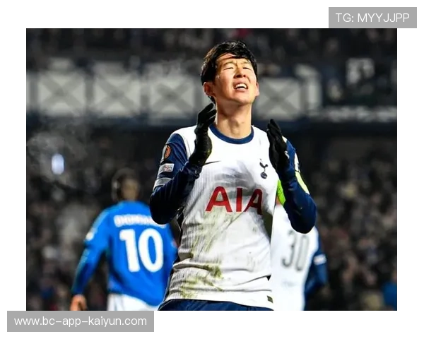 孙兴慜高速插上险些抢在门将之前，展现极致速度与技术