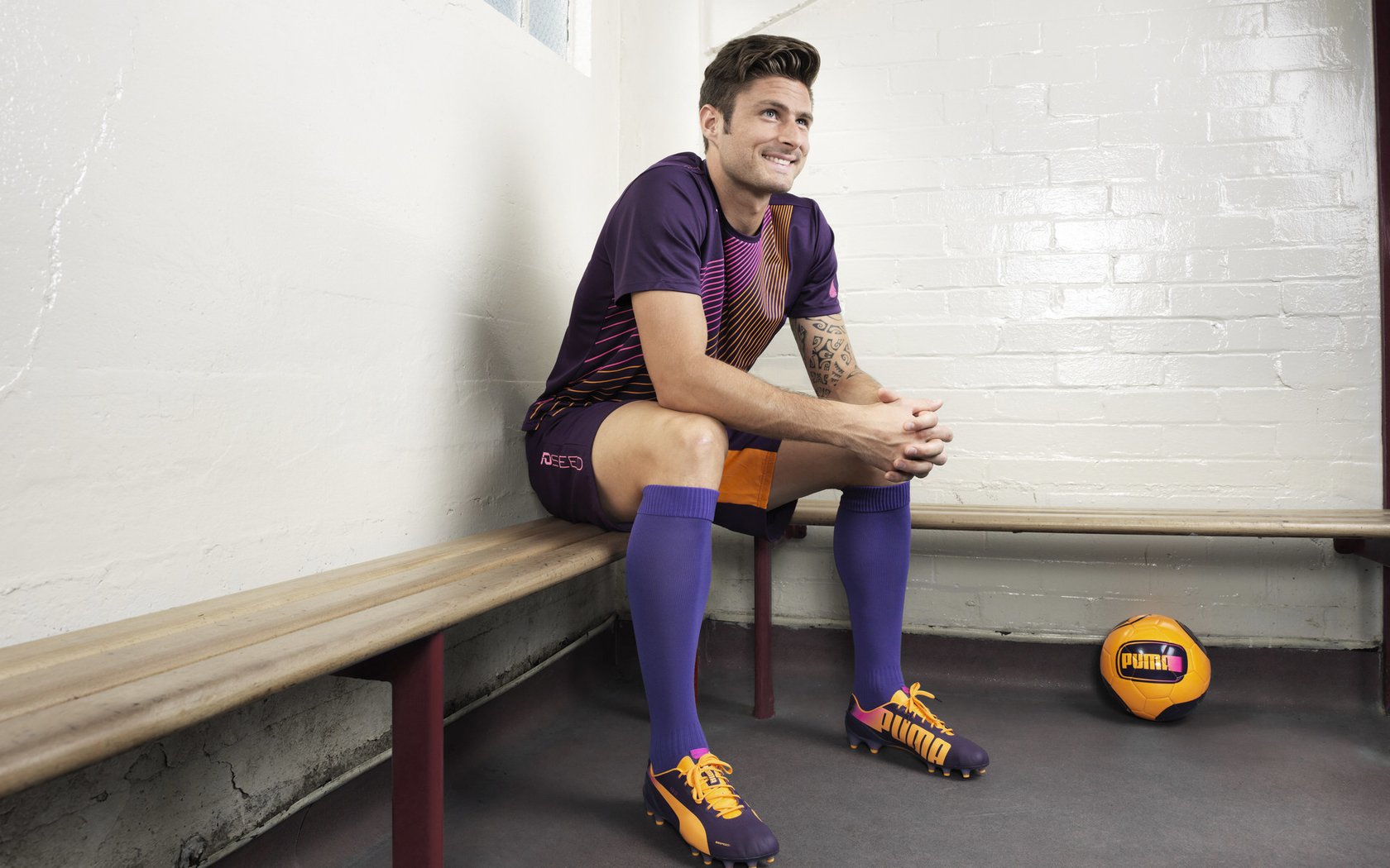 中甲“黄河德比”陕西长安竞技主场击败河南预备队 球迷看台整齐助威